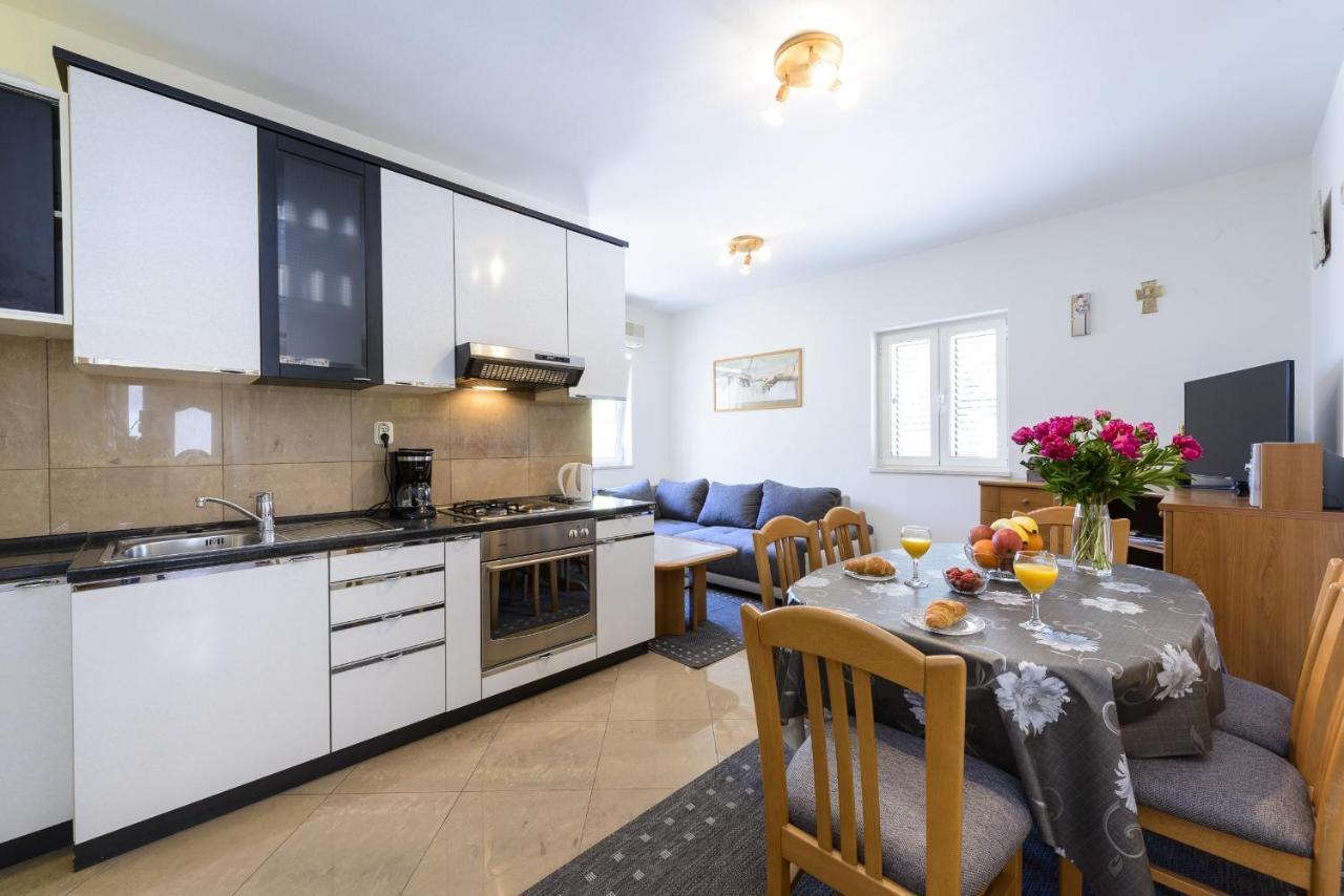 Apartment Tija Two Bedroom Apartment With Balcony And Partial Sea View Dubrovnik Exterior foto