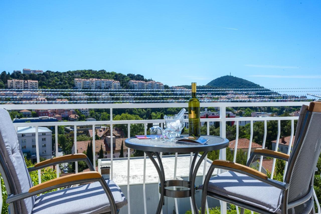 Apartment Tija Two Bedroom Apartment With Balcony And Partial Sea View Dubrovnik Exterior foto